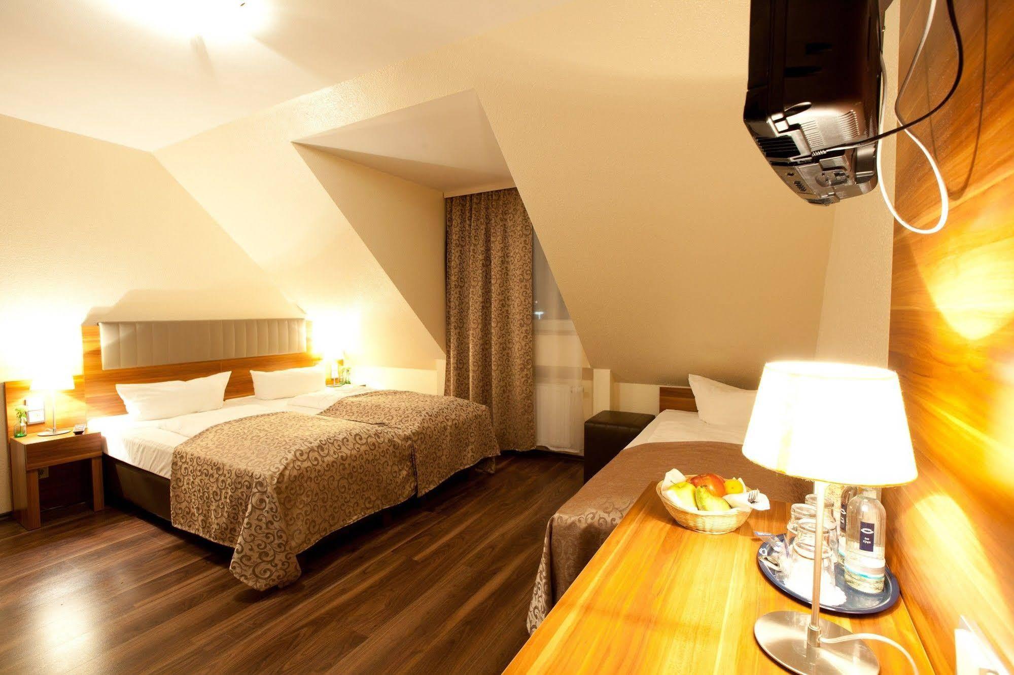 Hotel Frankfurt Messe Frankfurt am Main Bagian luar foto