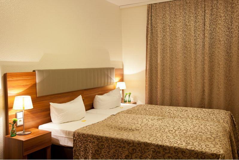 Hotel Frankfurt Messe Frankfurt am Main Ruang foto